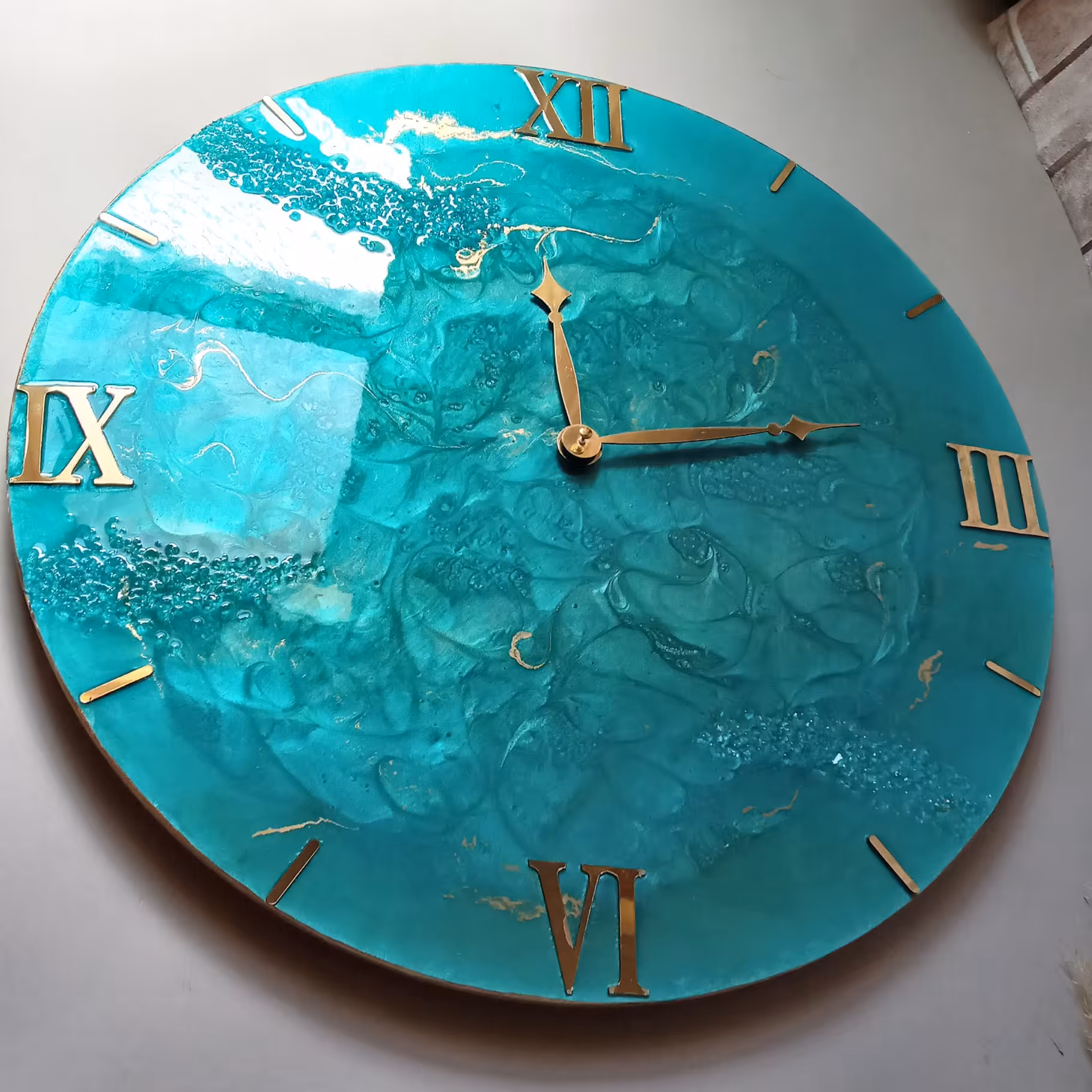 ساعت فیروزه ای