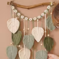 اویز برگ مکرومه با طرح گل با بهترین متریال نخ پنبه قابل سفارش..