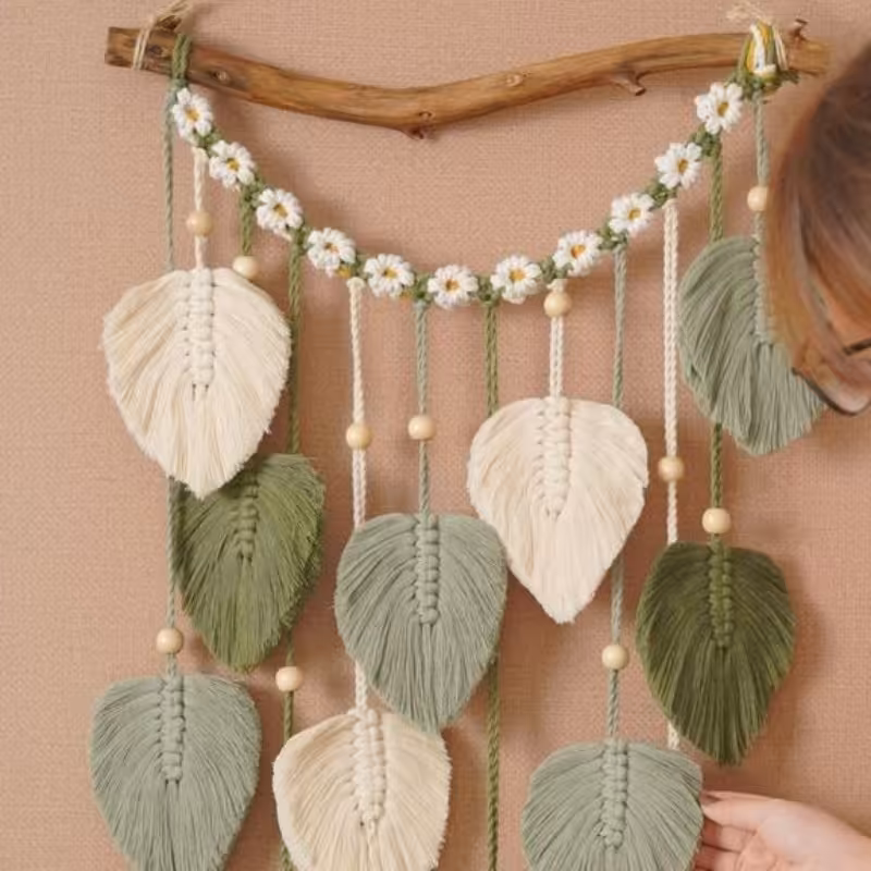 اویز برگ مکرومه با طرح گل با بهترین متریال نخ پنبه قابل سفارش..