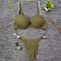 .ست اسفنجی کبریتی
.چینی برند Victoria Secret
.  فنردار ، جکدار ، بند نگین دار ، دو غزنه
. سوتین نخی کبریتی کد 185
