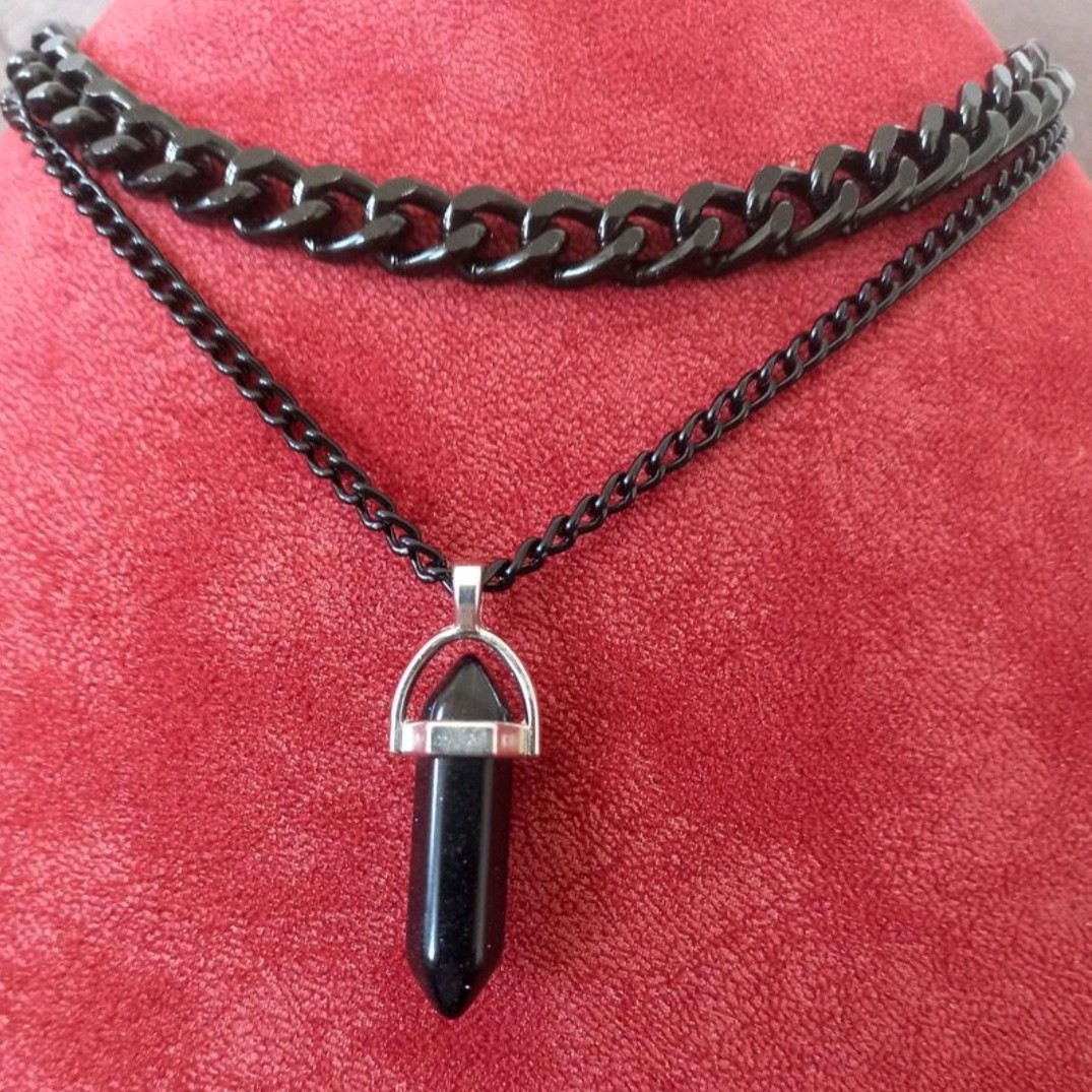 گردنبند منشوری با زنجیر مشکی 