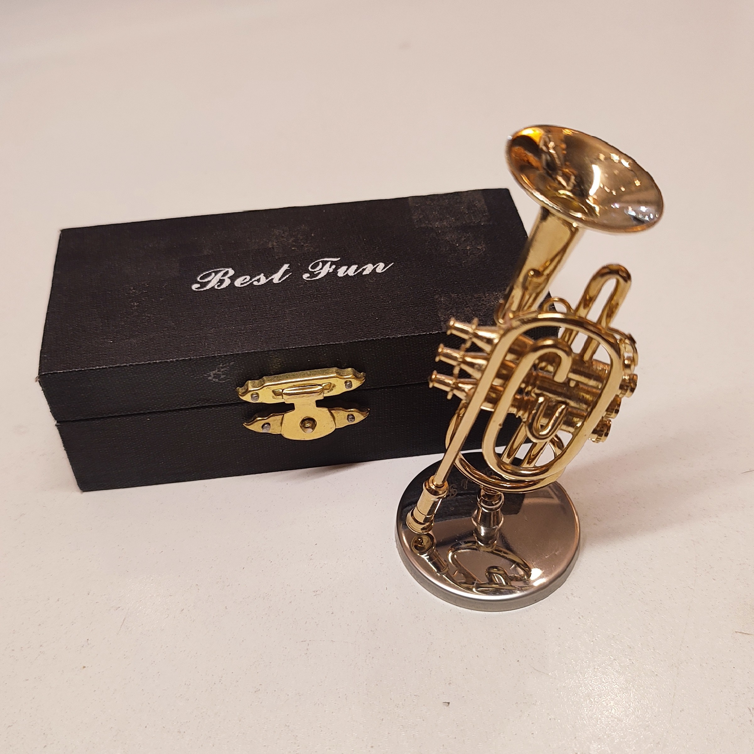 ماکت دکوری ساز بادی جنس برنج مینیاتوری فوق العاده ظریف دارای جعبه کادویی