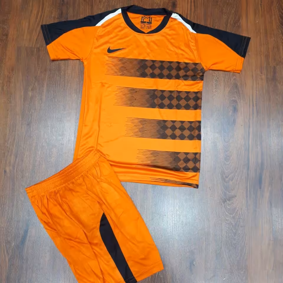 پیراهن شورت تیمی فوتبالی پارچه فیلامنت  حراجی فقط سایز 1 برای 4 تا 7 سال 