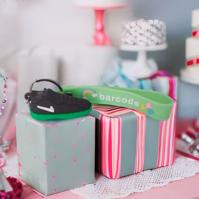 جاسوئیچی سیلیکونی طرح کتونی نایکی سبز مشکی Nike