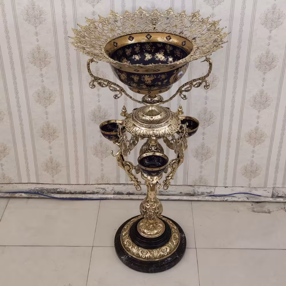 آجیل خوری کنار سالنی برنزی پایه دار مدل سه فرشته پایه سنگی گرد کد 1466 (برنجی)