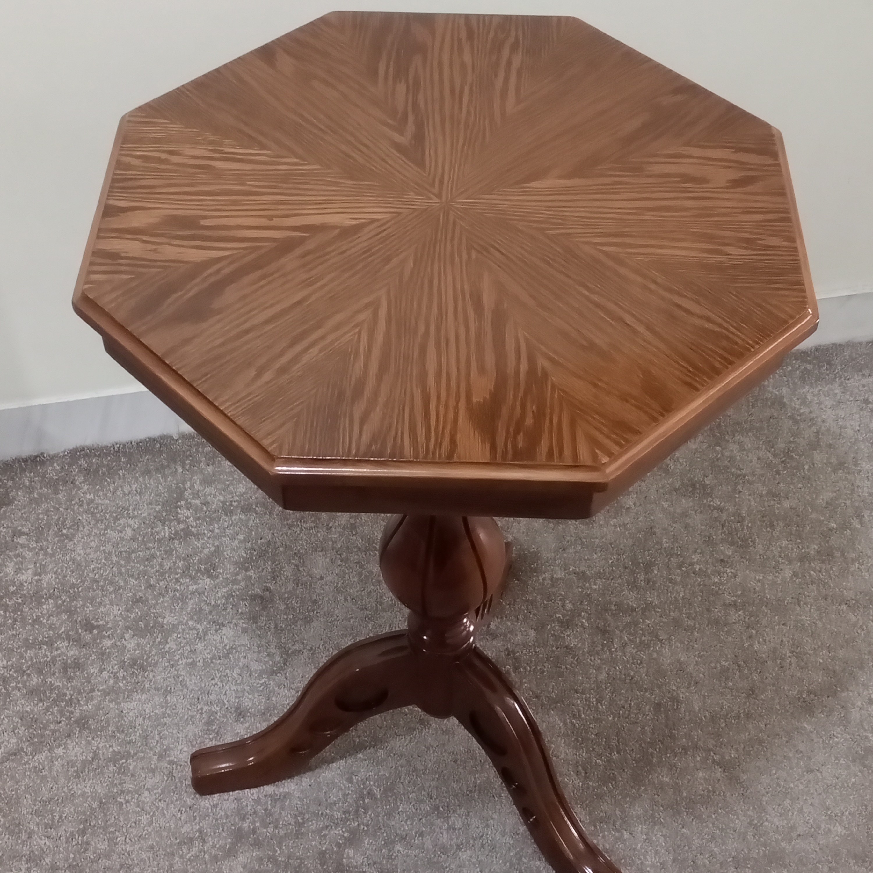 میز چوبی تک پایه هشت ضلعی