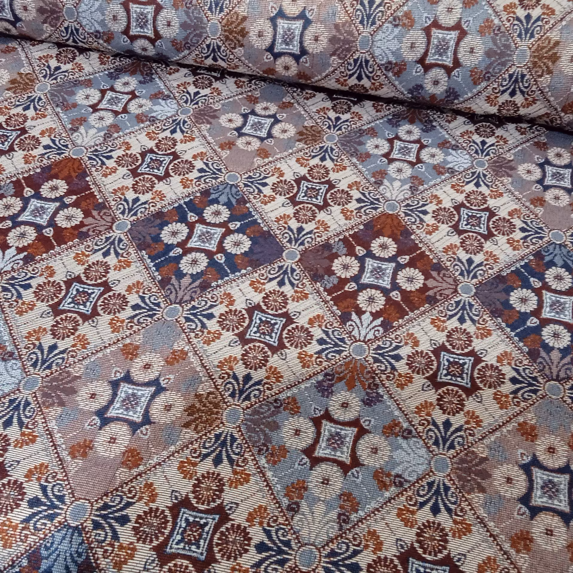 پارچه روفرشی  زیر سفره ای ضخیم عرض 2m   (جاجیم) با کیفیت و خوش نقشه . رو فرشی .