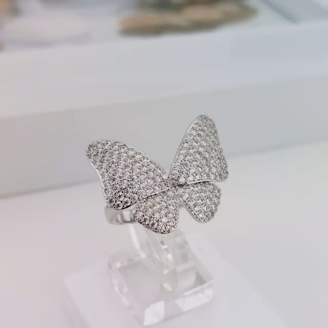 انگشتر کد10842طرح جواهر.نگین اتمی.با آبکاری طلا.ضد حساسیت.رنگ ثابت