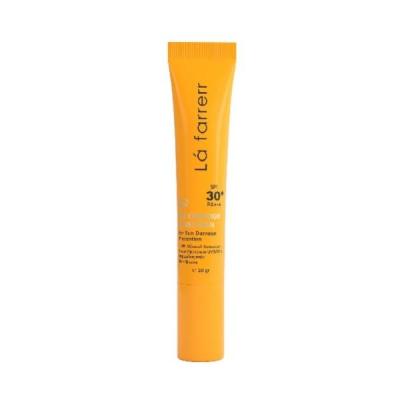 کرم ضد آفتاب دورچشم بدون رنگ لافارر، 30 SPF، مدل مینرال، مناسب انواع پوست و حجم 15 میلی‌لیتر، محافظت کننده در برابر اشعه UVA و UVB، ضد حساسیت و التهاب، بدون چربی، ضد آب،    PA، ضد چروک، تعدیل کننده هاله تیره دور چشم، مغذی، رطوبت‌رسان، با ماندگاری 2 ساعته