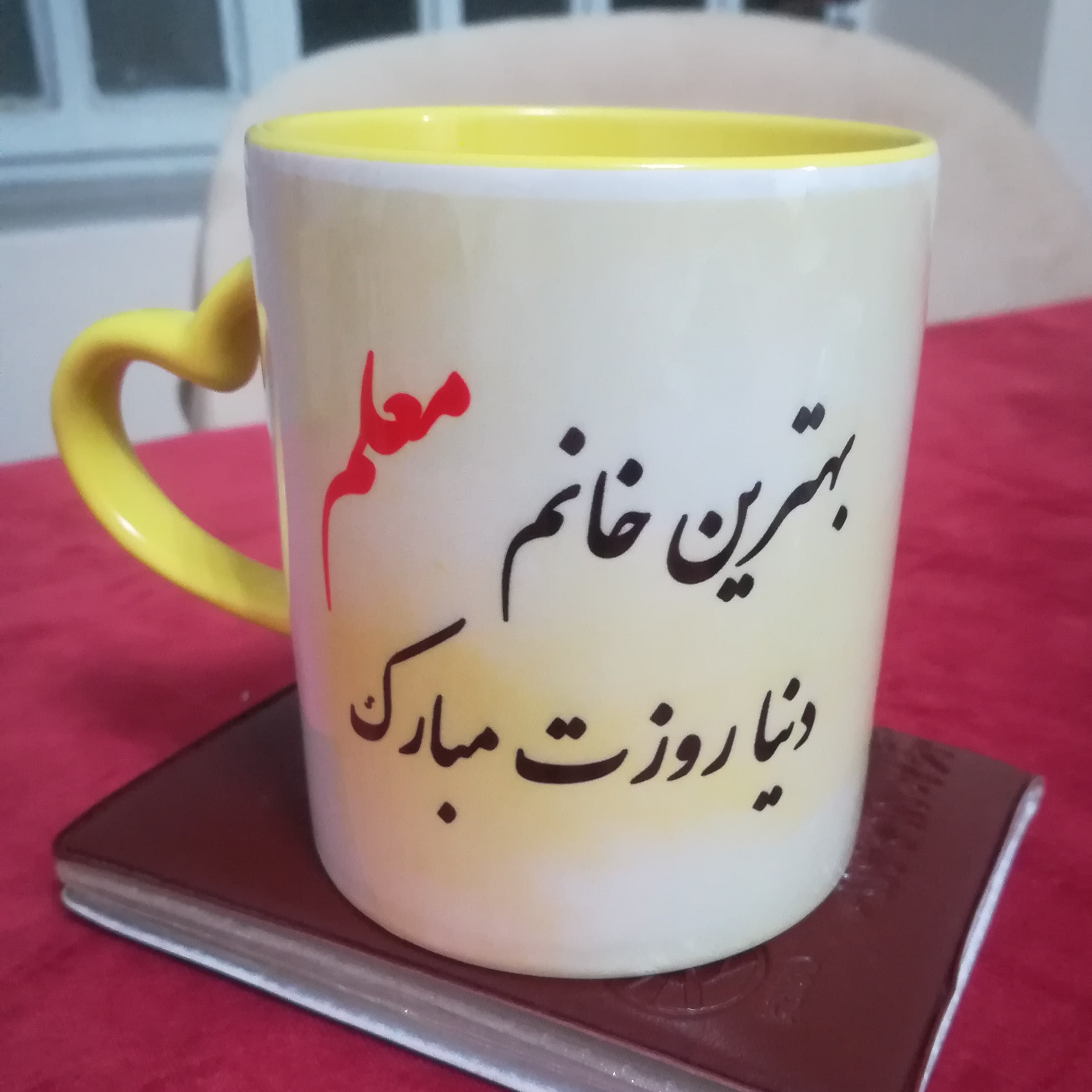 ماگ دسته قلبی رنگی داخل رنگی با قابلیت چاپ طرح و عکس دلخواه
