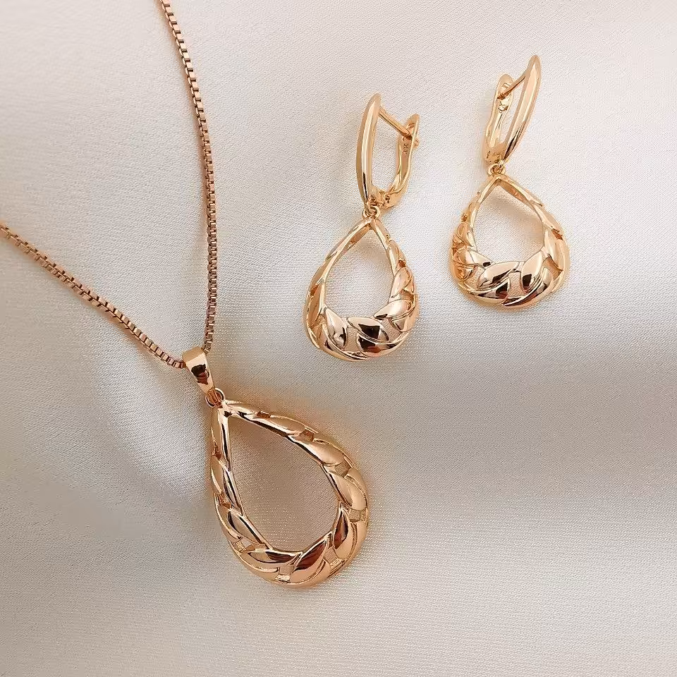 نیم ست ژوپینگ طرح کارتیر ابکاری طلا رنگ ثابت ضد حساسیت 