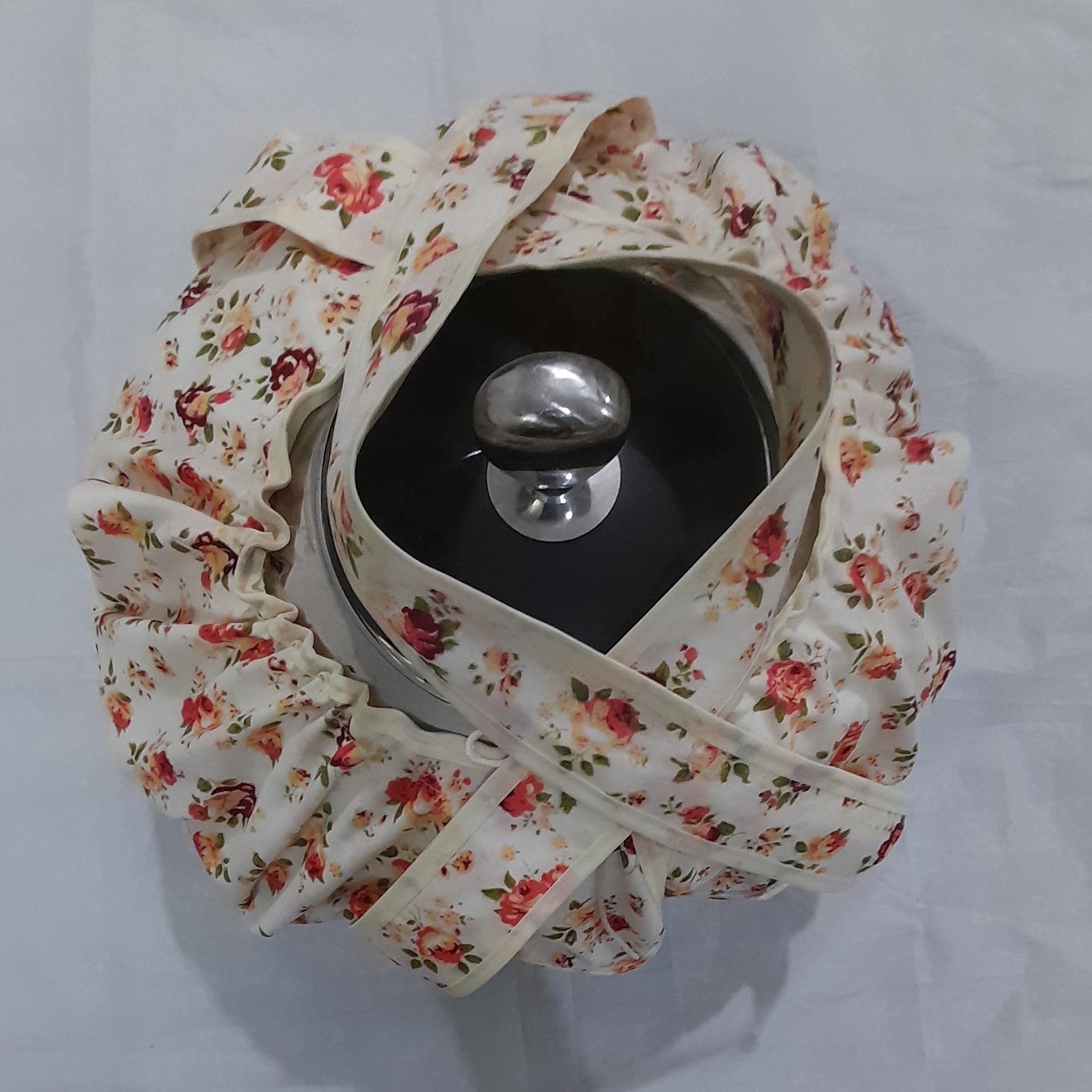 کاور قابلمه پارچه ای مناسب برای گرم نگه داشتن و حمل قابلمه