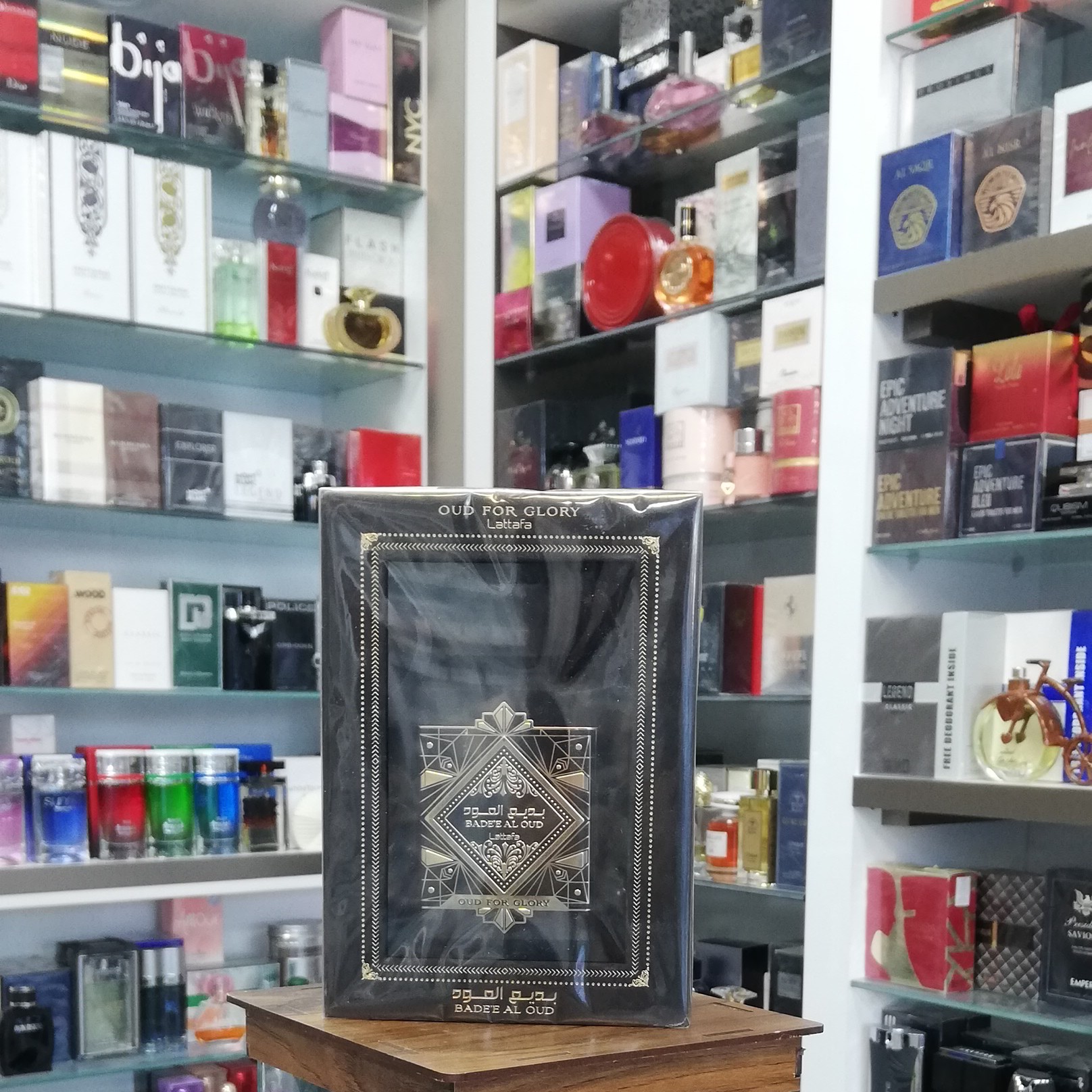 عطر ادکلن عربی بدیع العود لطافه Badee Al Oud
