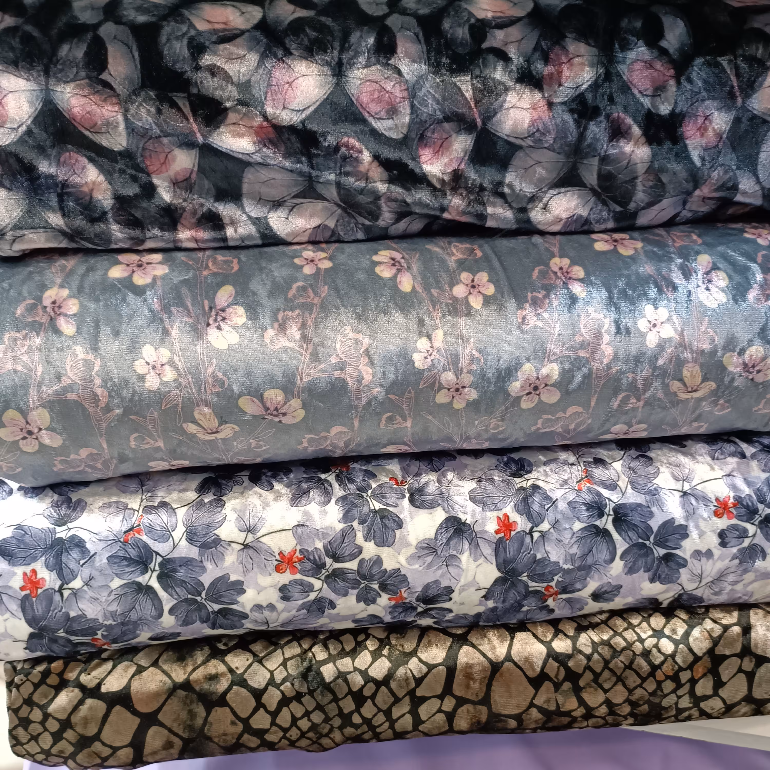 پارچه مخمل طرح دار درجه یک 