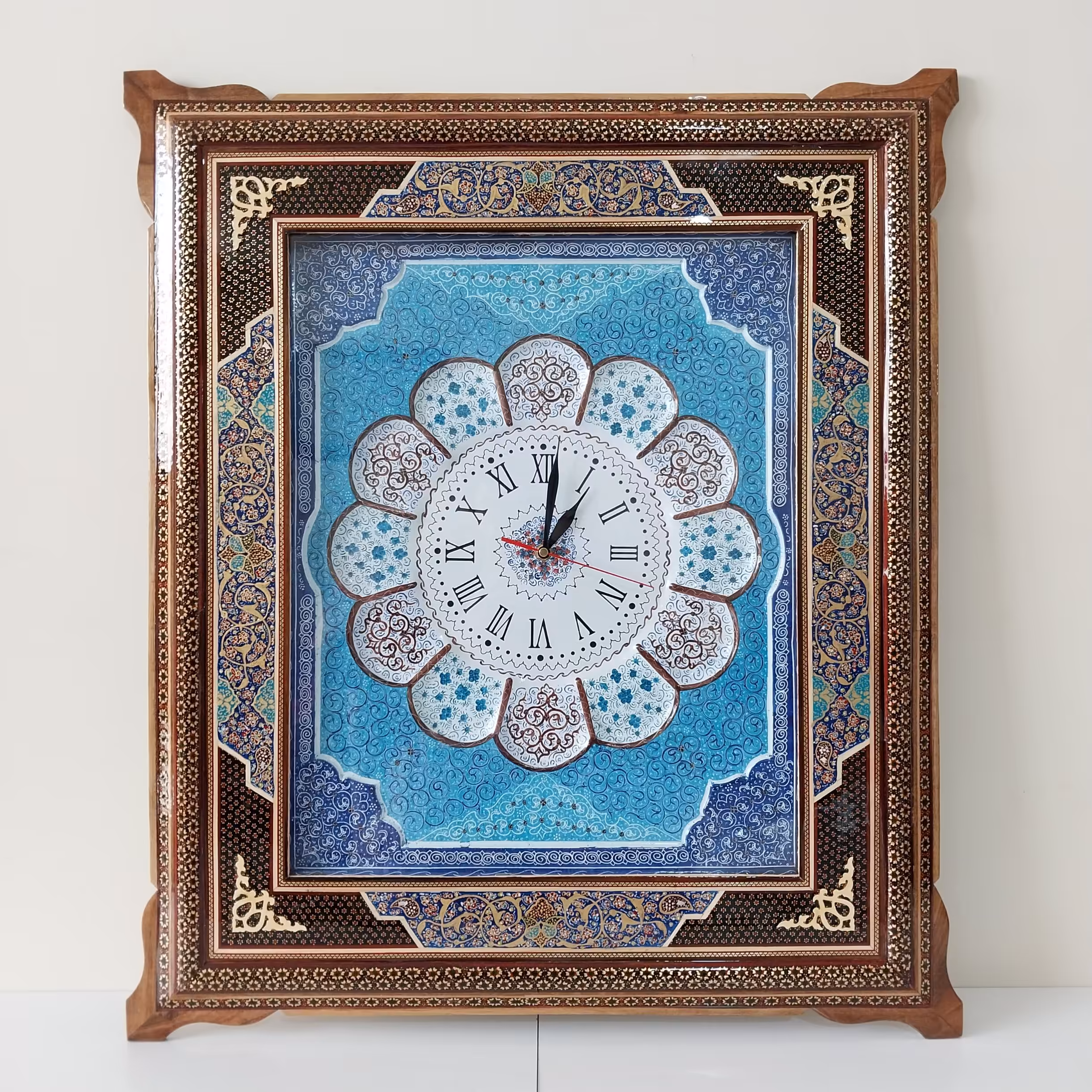 ساعت خاتم کاری با صفحه میناکاری روی مس نفیس با سایز 64 در 74 سانتی متری