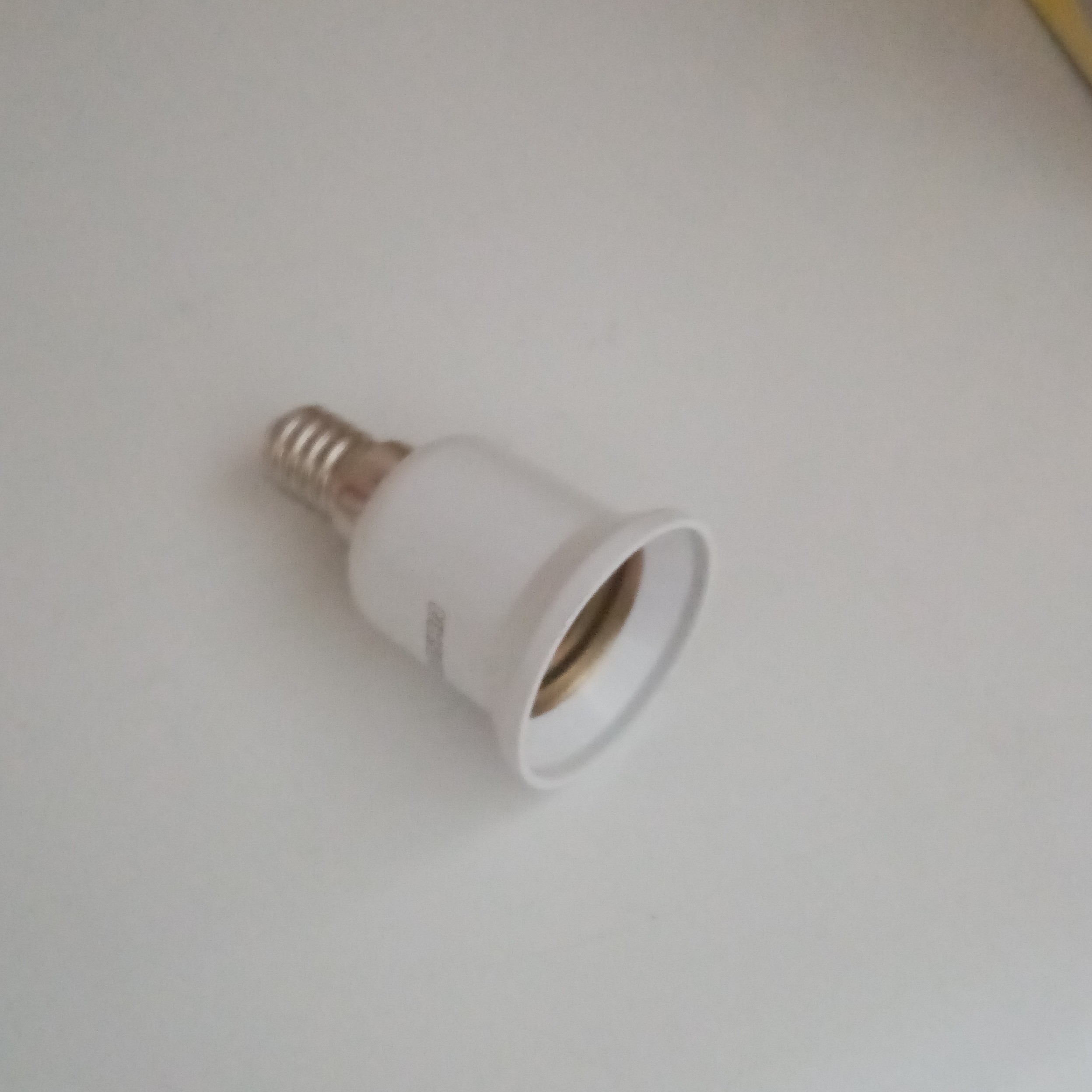 تبدیل هلدور سرپیچ شمعی به معمولی (e14به  e27) 