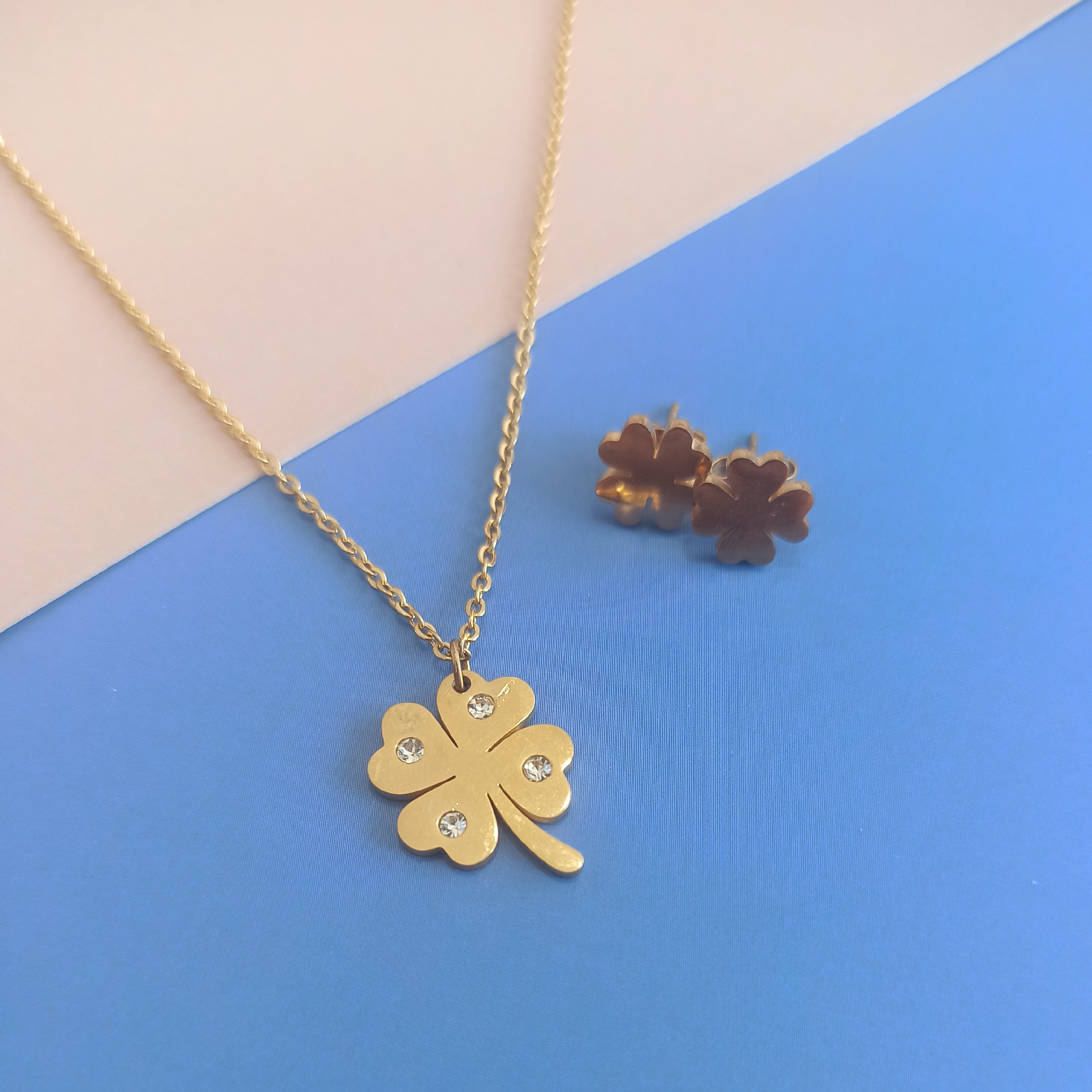 نیم ست طرح گل ، طلایی ، رنگ ثابت 