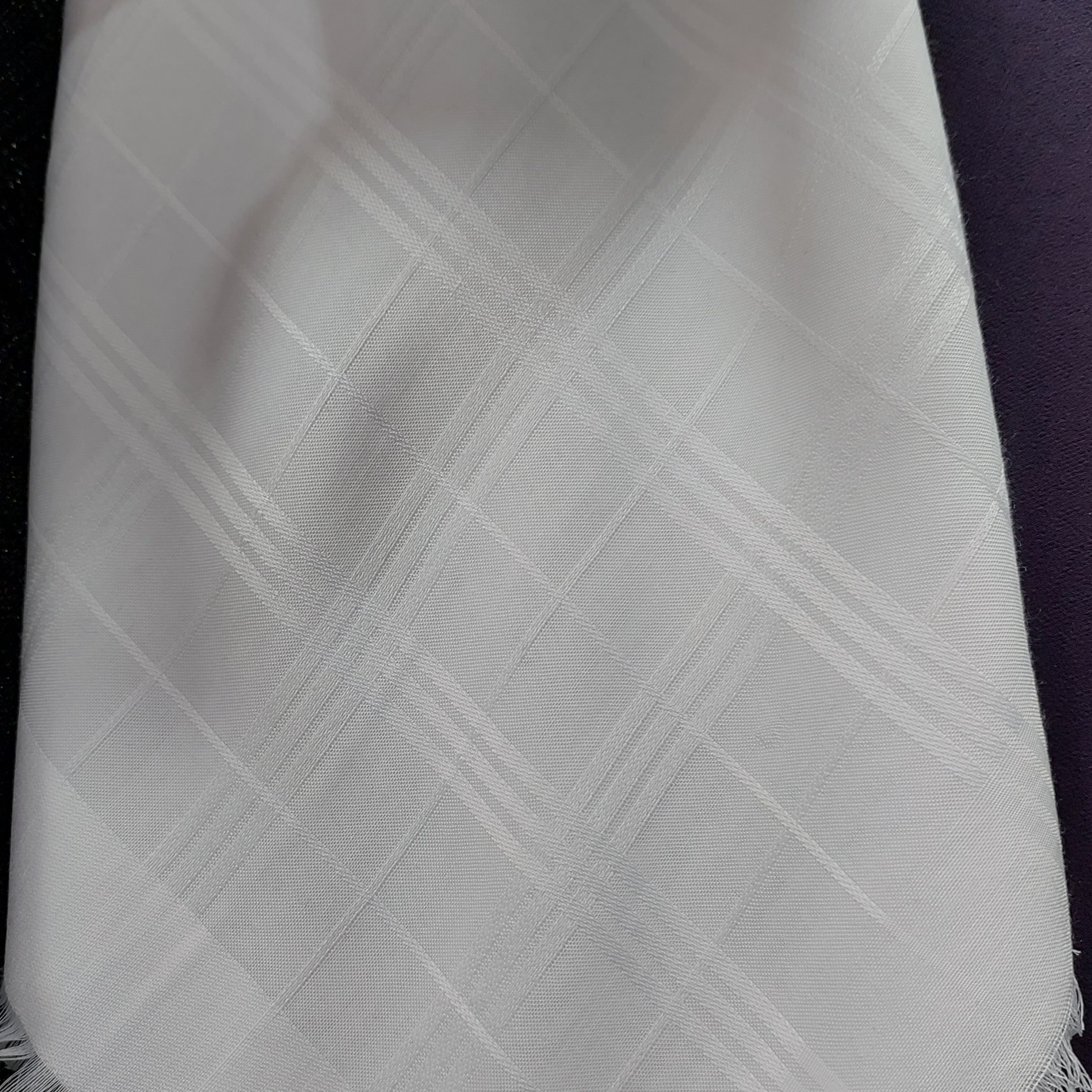 روسری نخی سفید ساده و چهارخونه