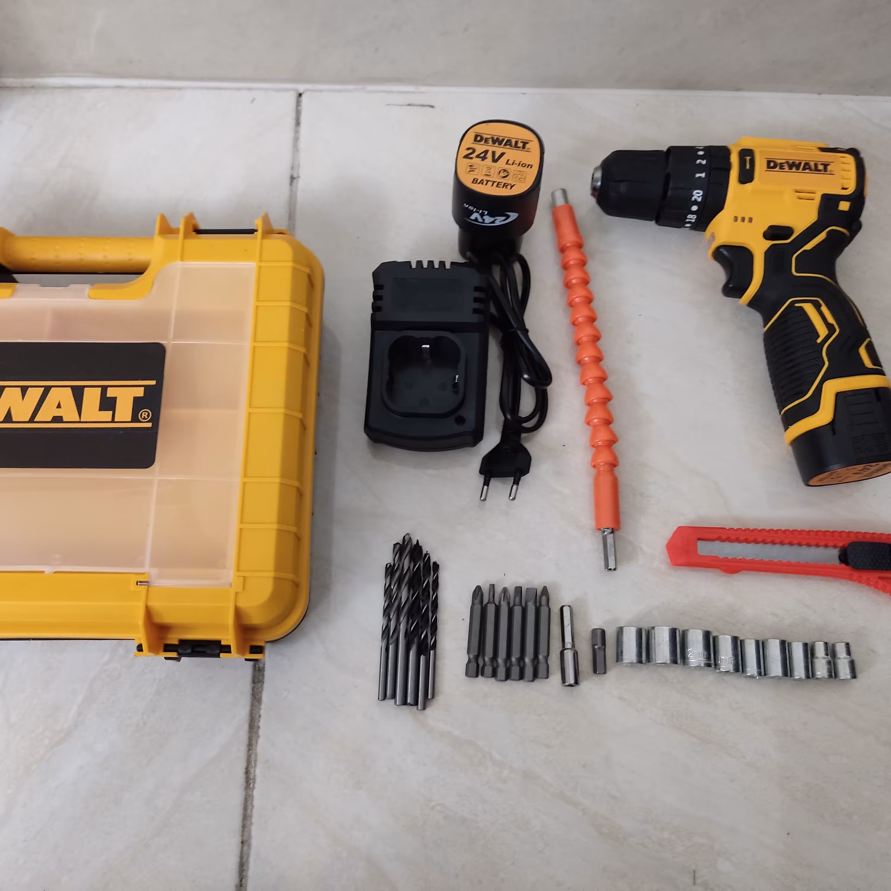 دریل شارژی 24 ولت برند دیوالت  سه حالته چکشی و ساده و پیچبند