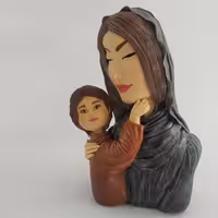 مجسمه مهرمادر جنس کار خمیر ایتالیایی است و قابل شستشو میباشد