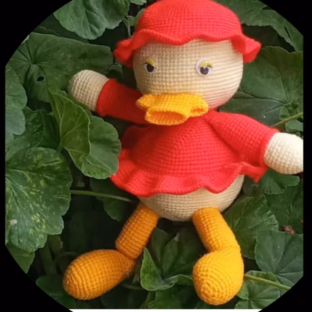 عروسک جوجه اردک بافتنی باقلاب باطول متوسط30سانت بابافت صخیم دردسته محصولات صنایع دستی پرشده باپشم شیشه مرغوب ازنخ کاموا 