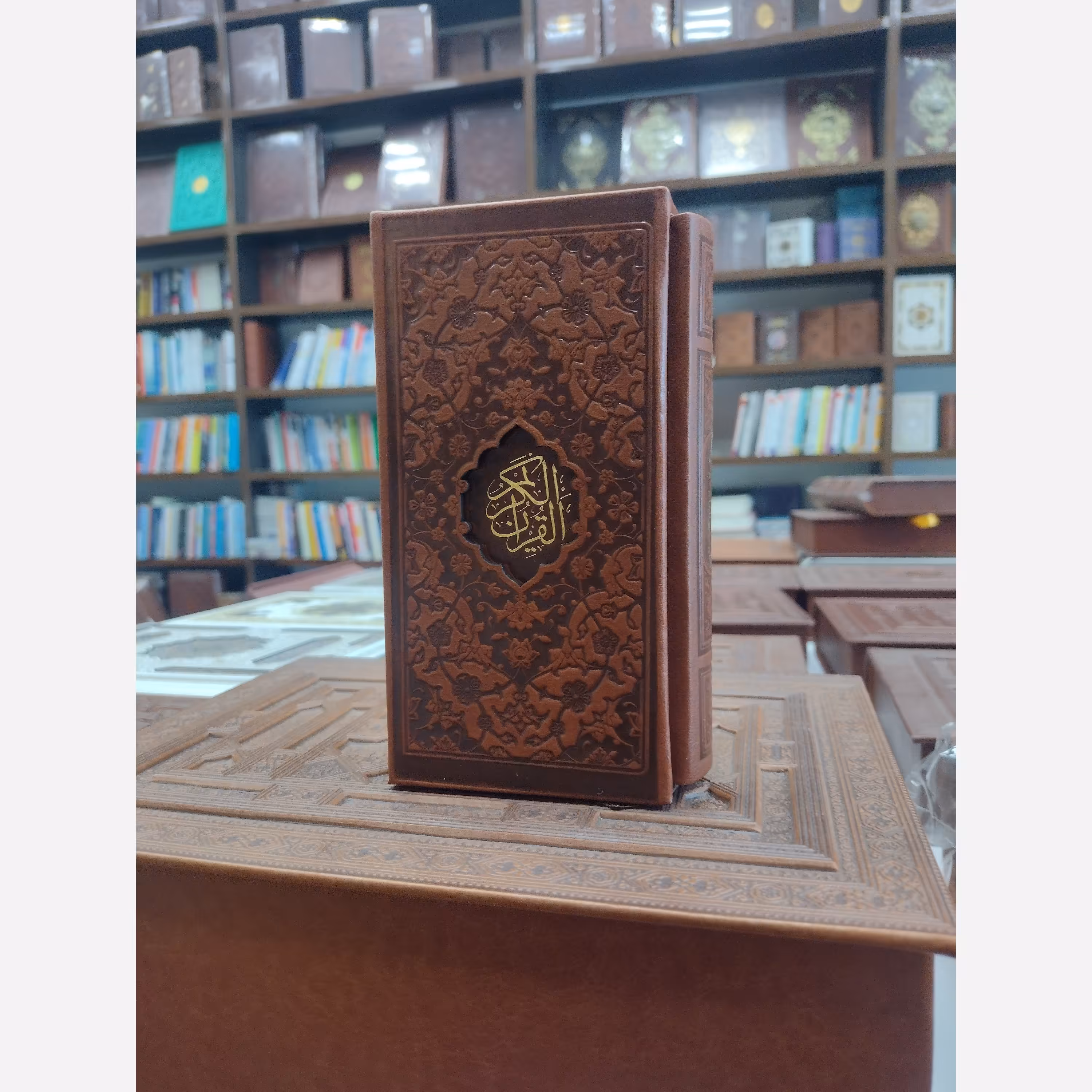 قران کریم پالتویی همراه با قاب کشویی