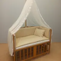 تخت کنار مادر ساینا 90