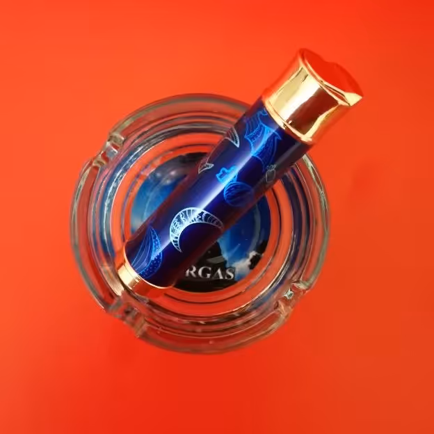 ست هدیه فندک جیبی گازی و زیر سیگاری مناسب کادو و کلکسیون7