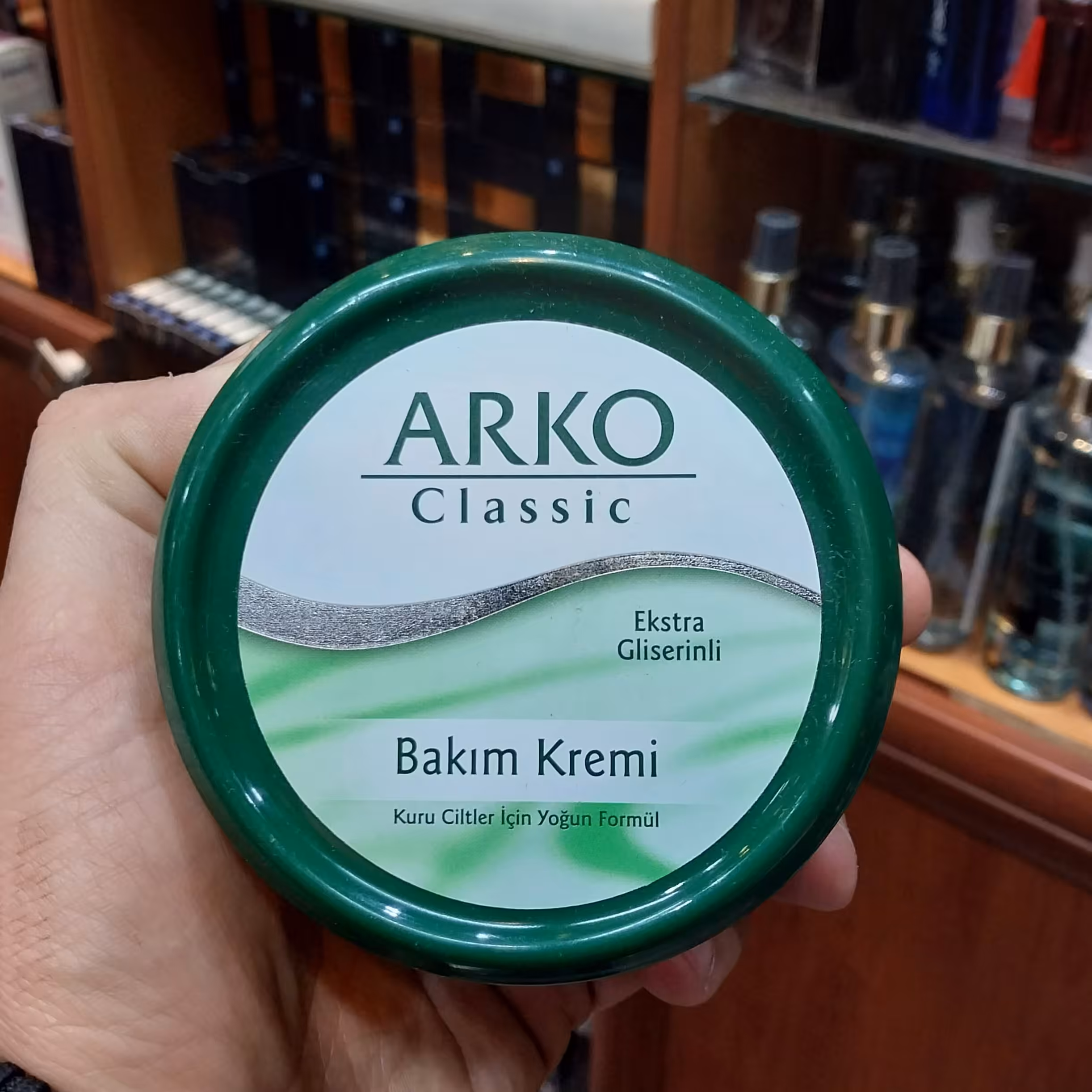 کرم مرطوب کننده و نرم کننده  دیت و صورت آرکو اصلی 150 میل