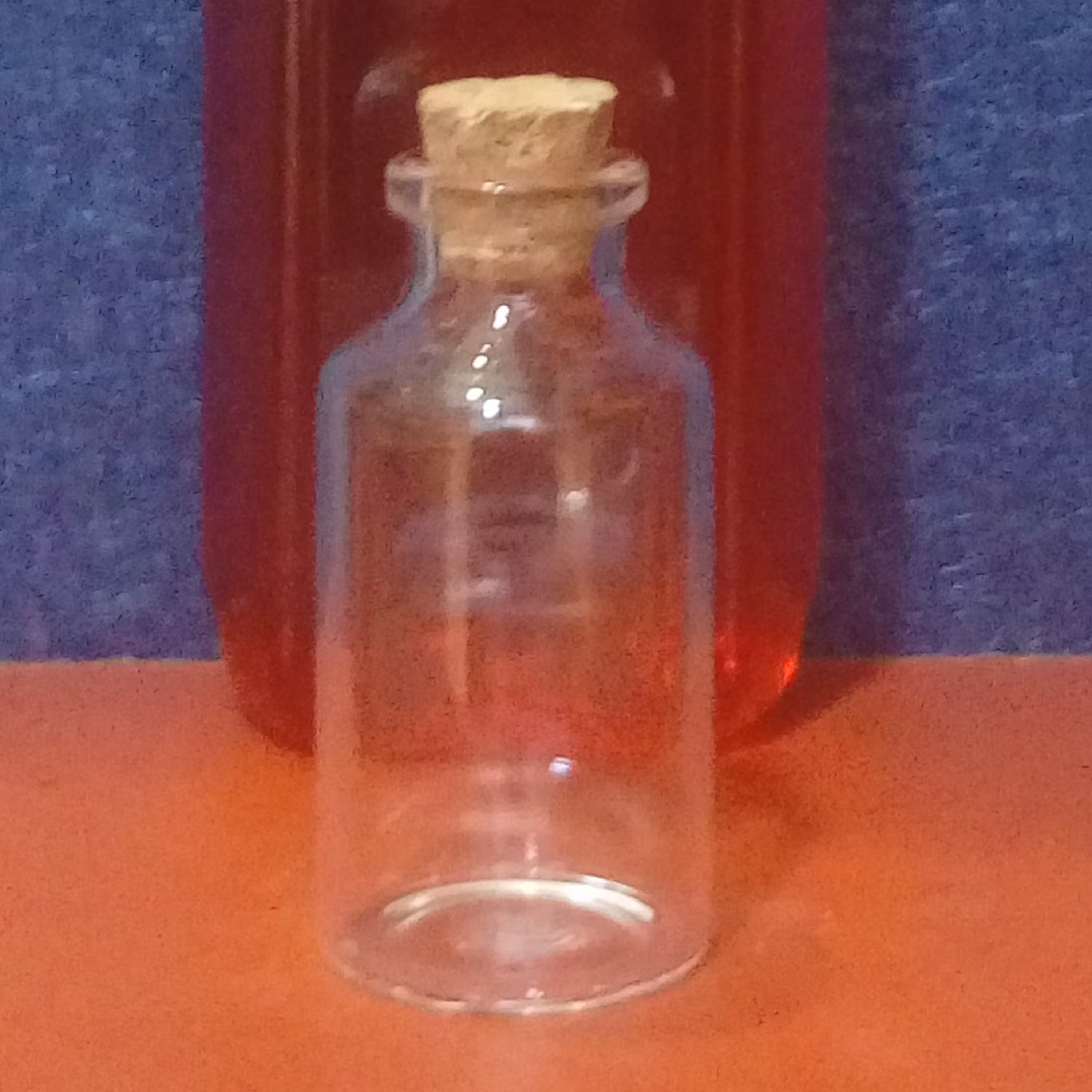 روغن رزهیپ خالص 30 میلی لیتر در ظروف شیشه ای با درب چوب پنبه ای