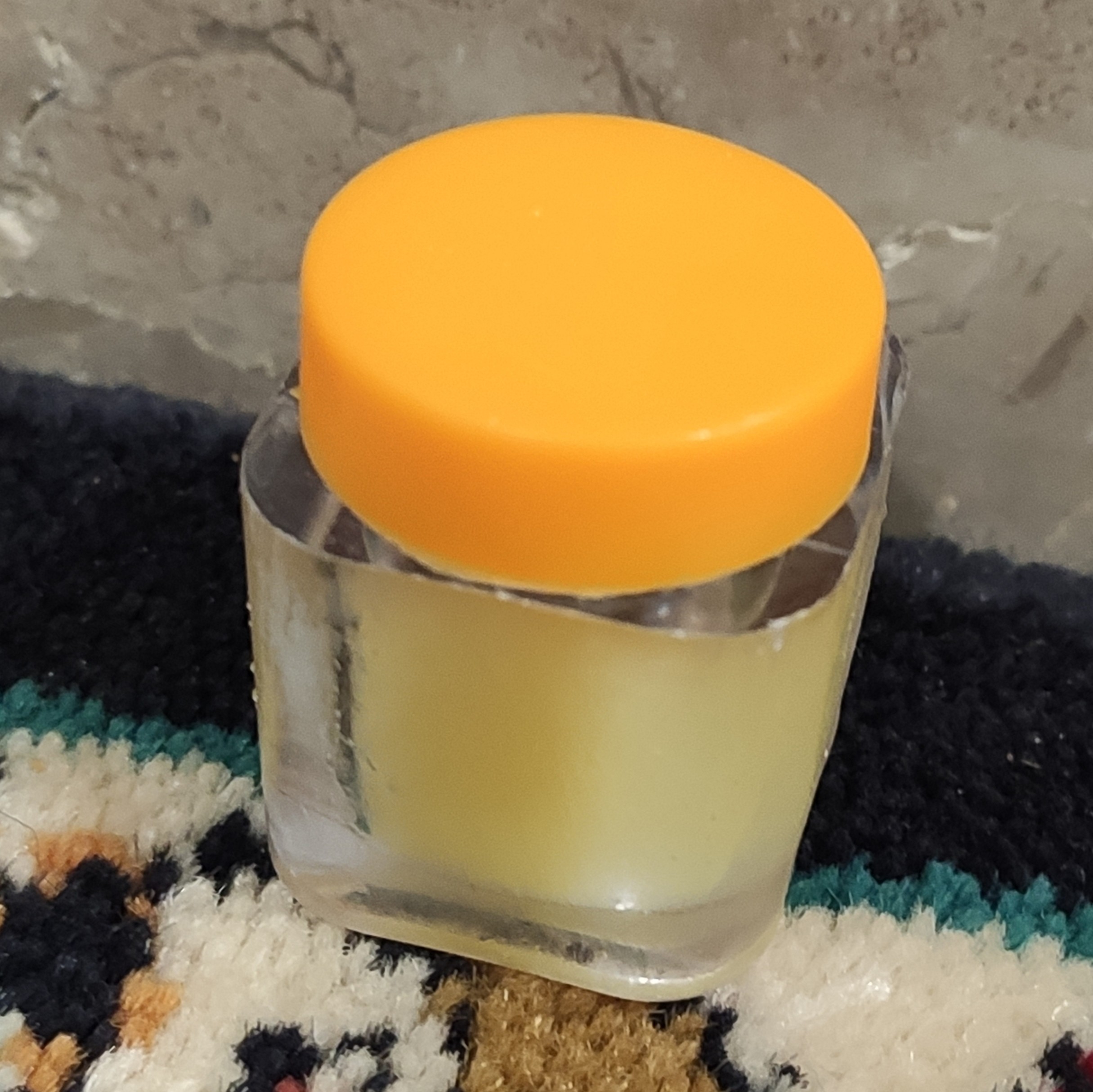 ژل رویال درجه یک تازه تازه برداشت 1402  گرمی 22 هزار تومان - مخلوط نیم کیلوگرم عسل با سی گرم ژل رویال