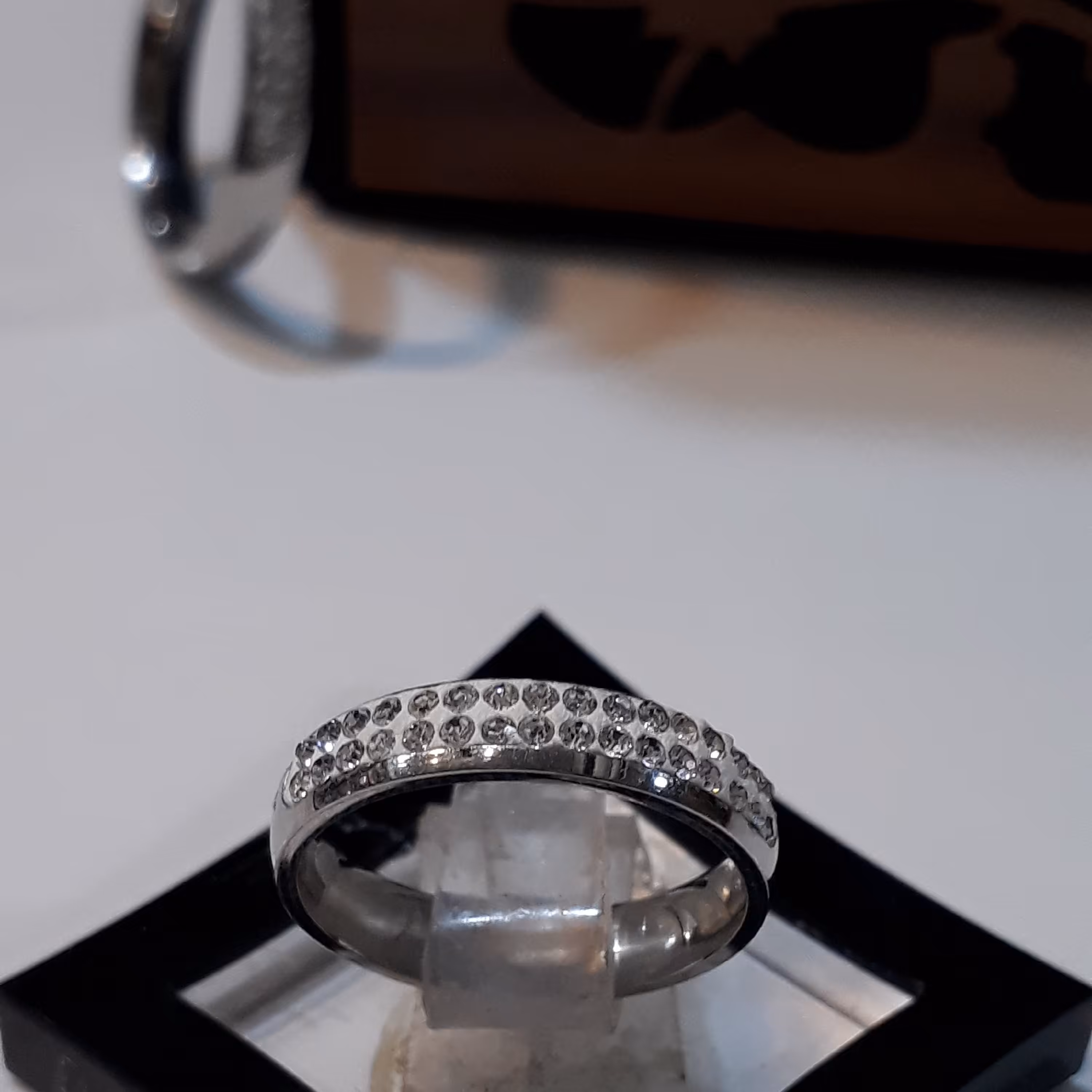 انگشتر استیل نگین جواهری001