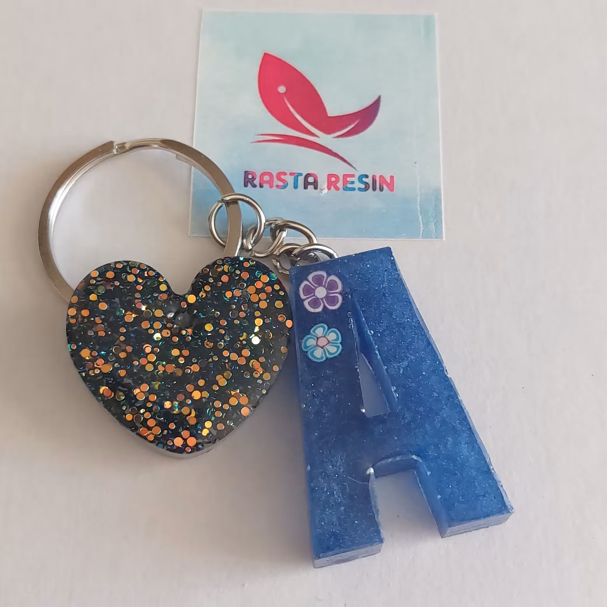 سرکلیدی رزینی به همراه آویز