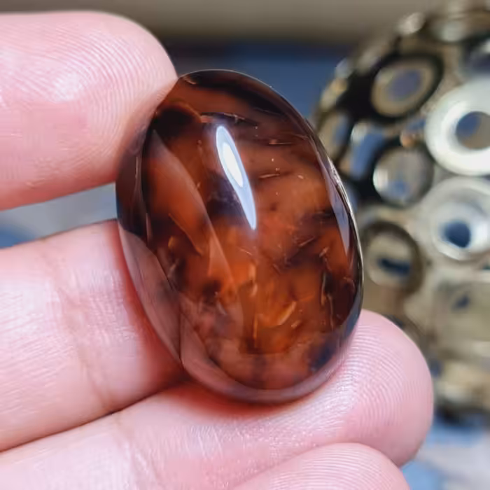 نگین درشت فوق العاده زیبای عقیق بسیار خاص خوش طرح اصل معدنی
کد 24178