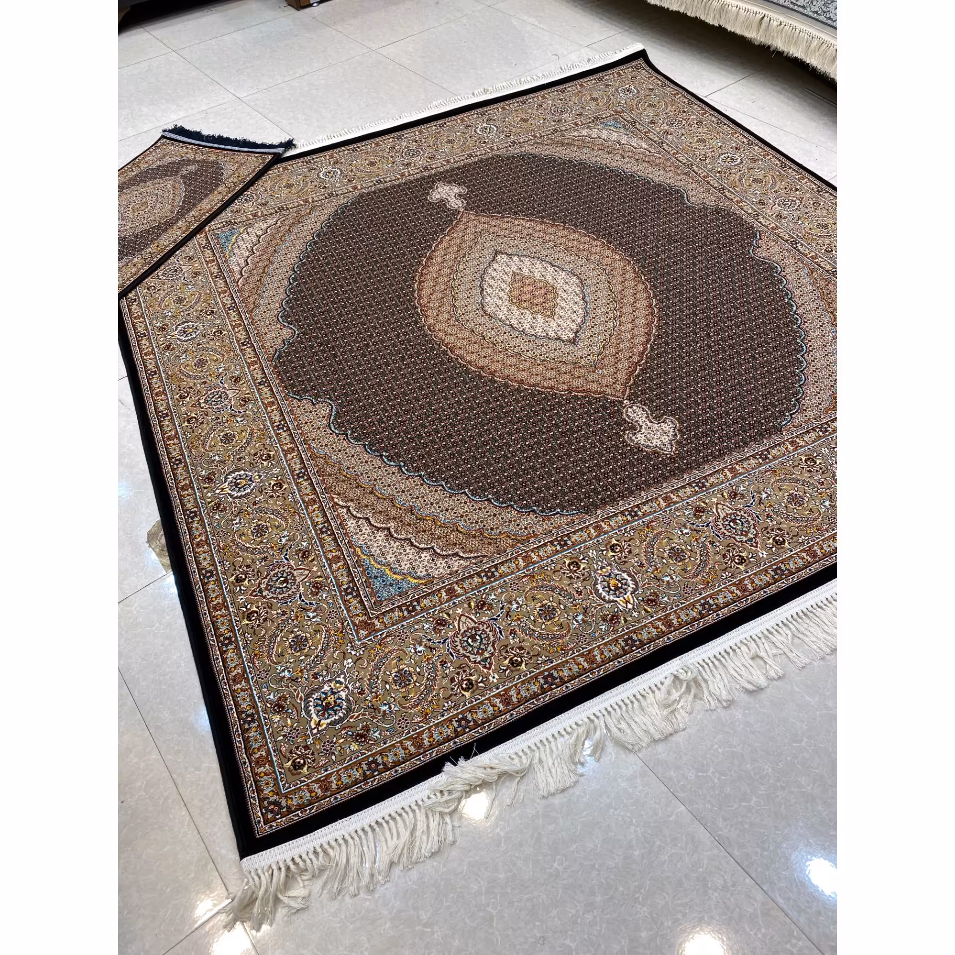 فرش ماشینی 2 در 2 مربع ماهی تبریز سرمه ای