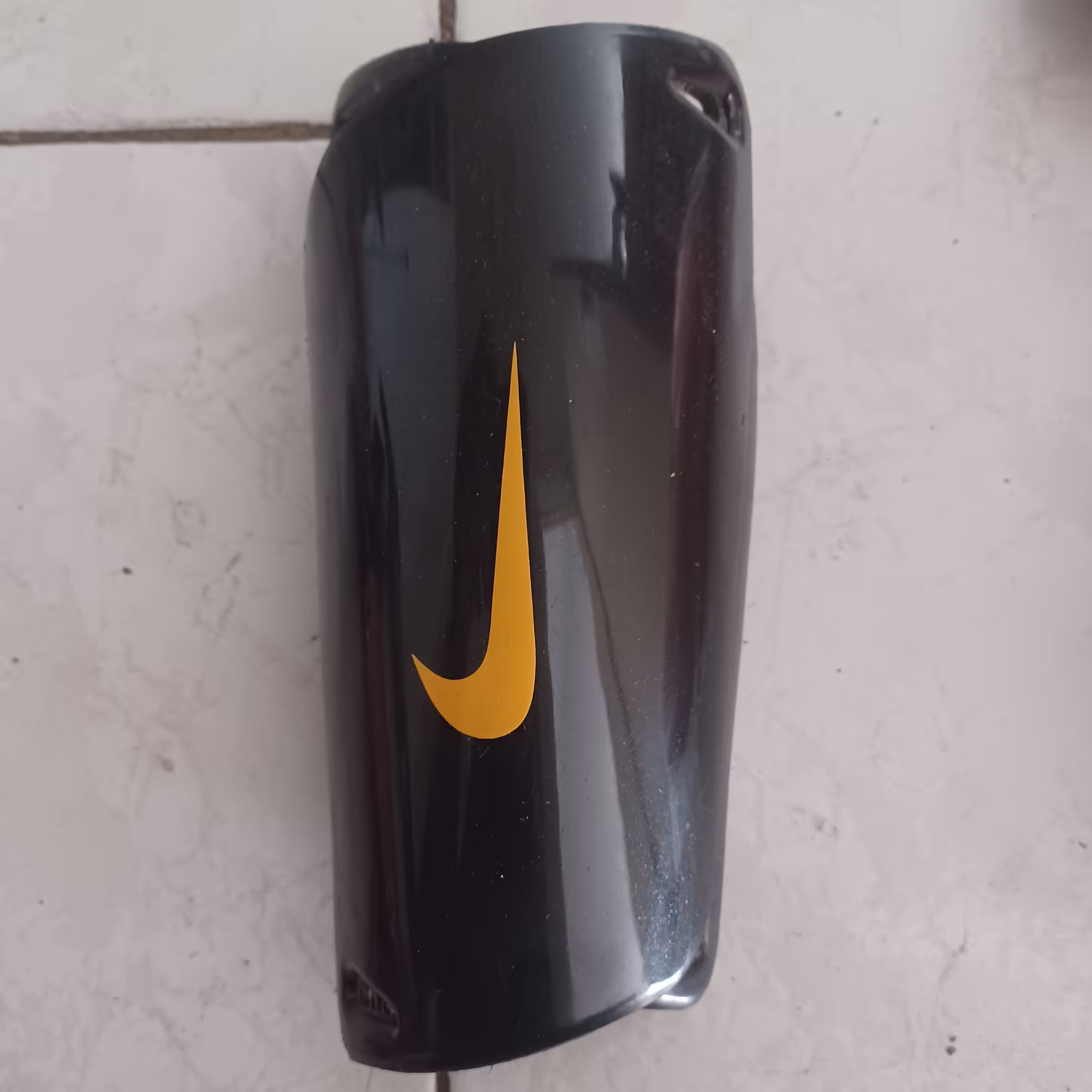 قلم بند فوتبال در رنگ بندی بچه گانه 