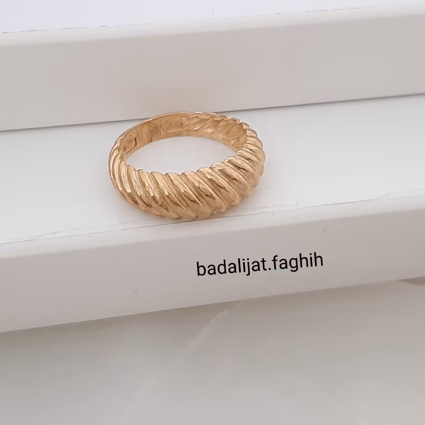 انگشتر طلا روس فوق العاده شیک رنگ ثابت و با کیفیت عالی 