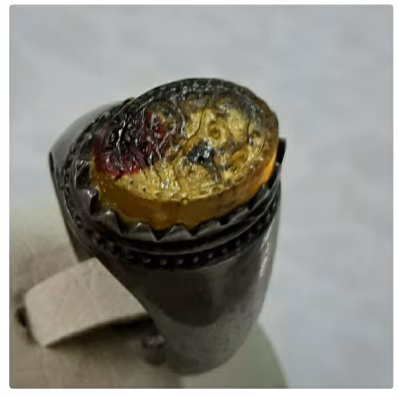 انگشتر کهربا خطی