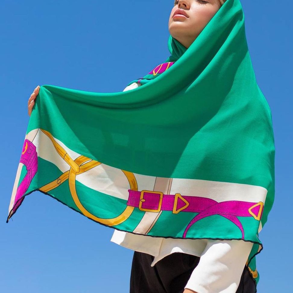 روسری نخی کشمیر تابستانه دور دست دوز سایز 140 حاشیه دار