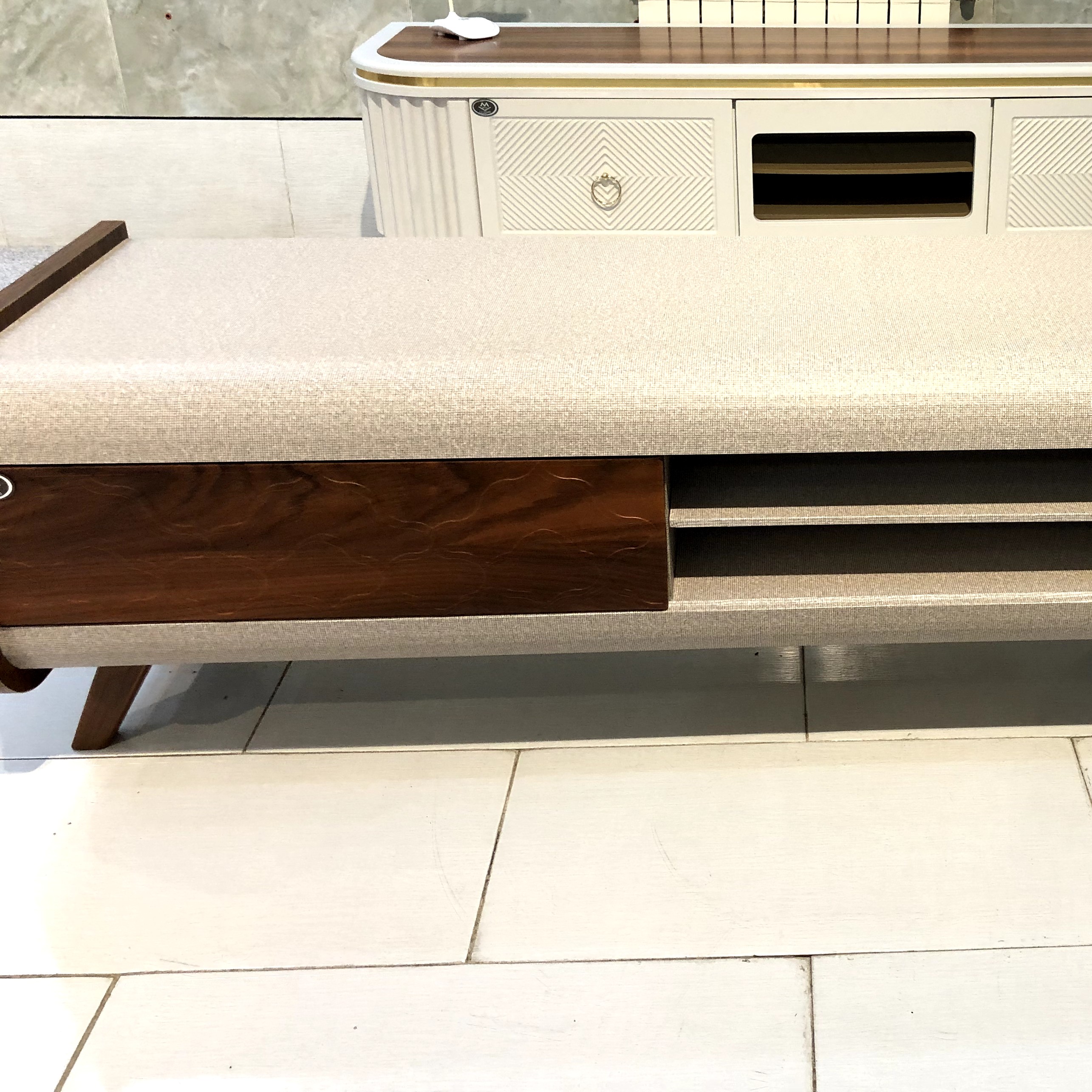 میز تلویزیون ام دی اف وکیوم ابعاد 180در40 کد 918