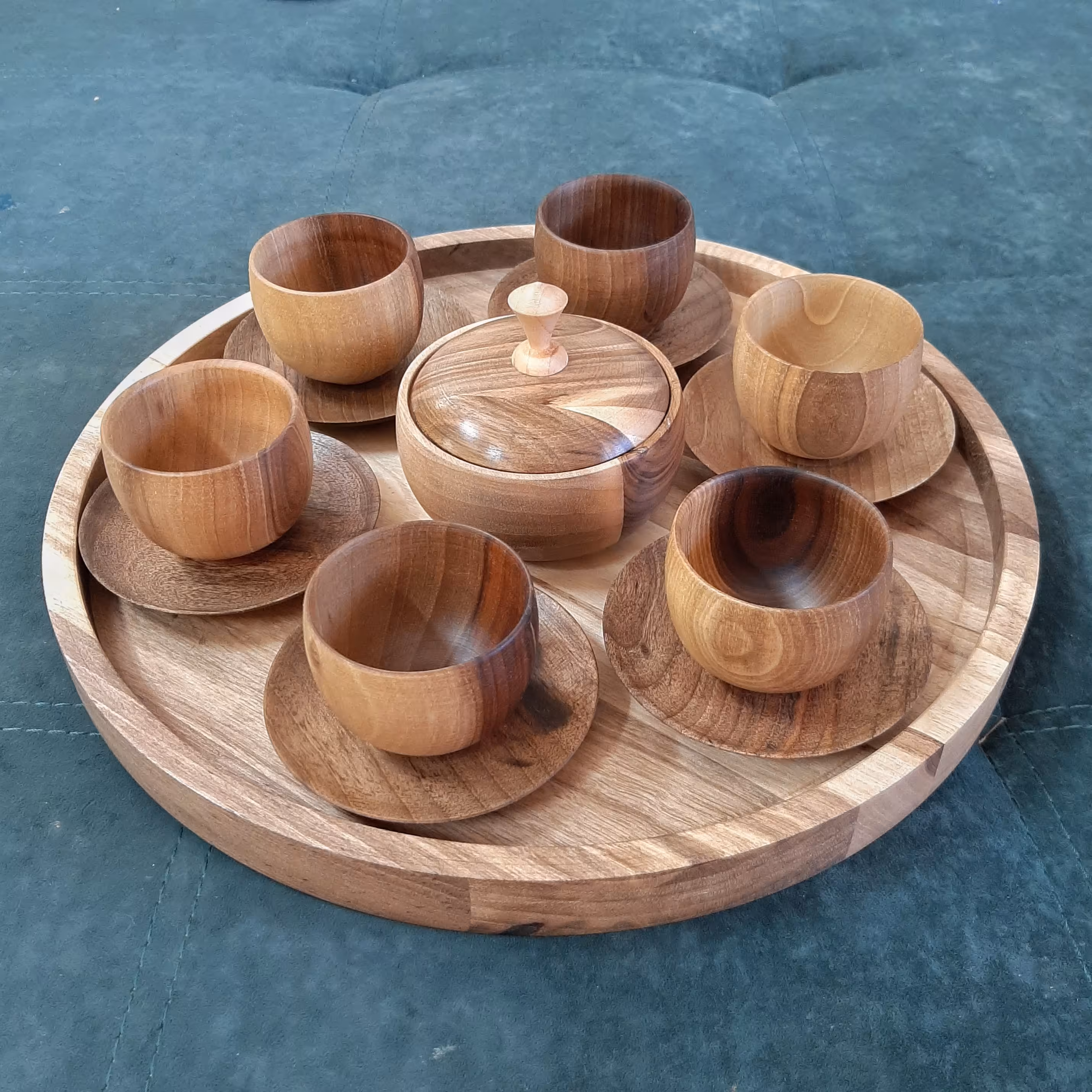 ست قهوه خوری چوبی 6 نفره شامل 6 عدد کاپ و نعلبکی آبگریز و یک قندان و سینی