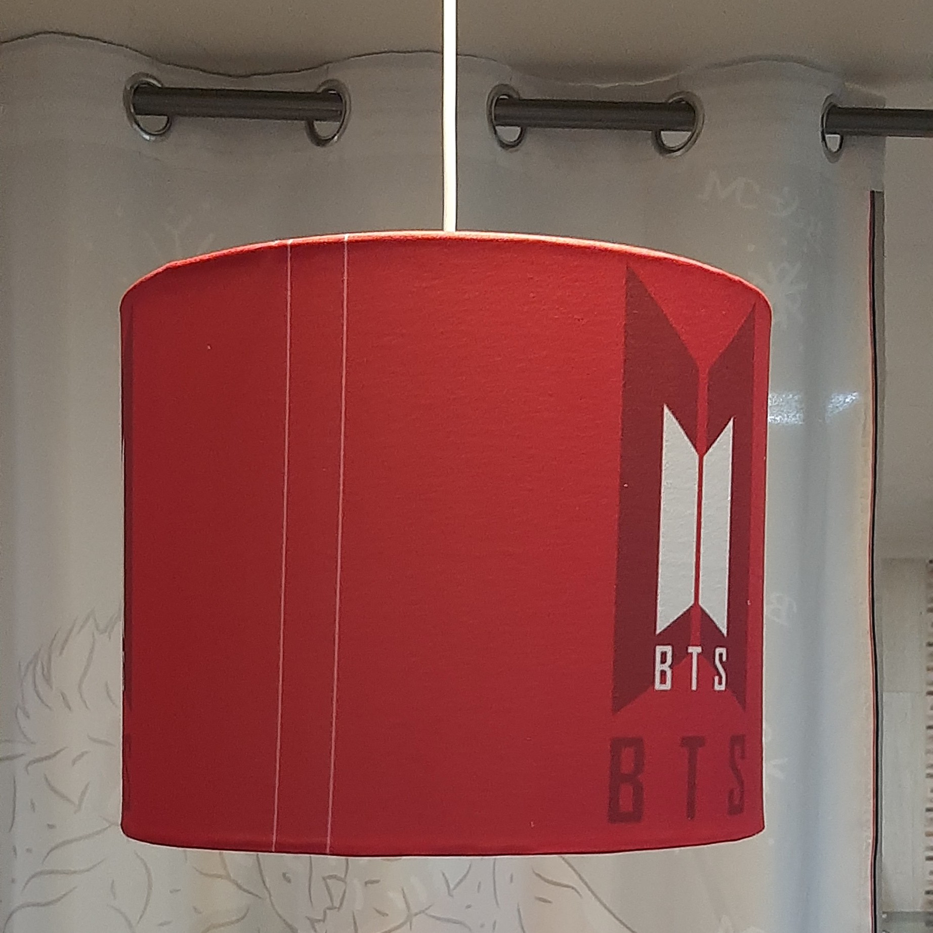 لوستر   آویز طرح گروه خوانندگان پاپ