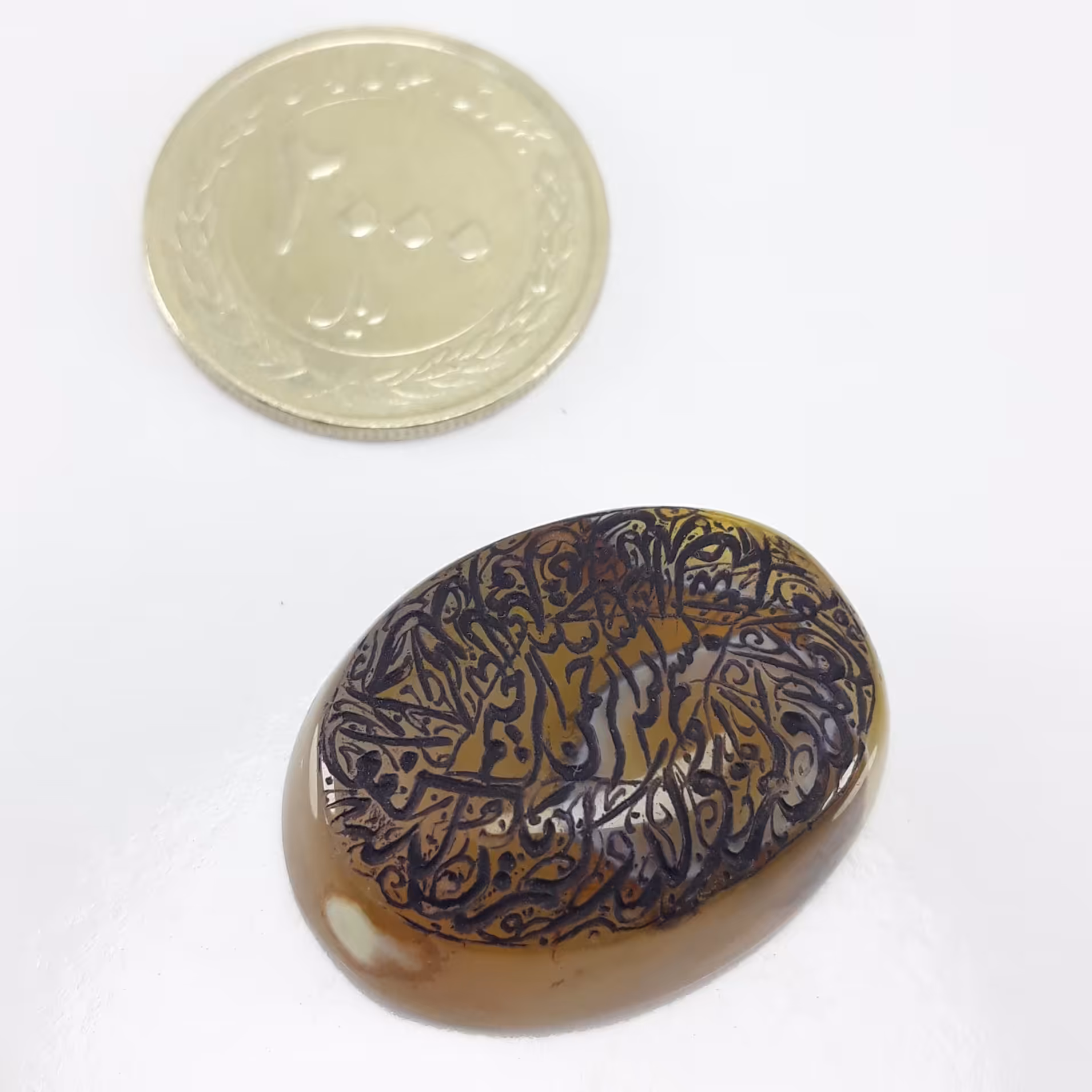 نگین عقیق خطی سوزنی به ضمانت معدنی و کار بسیار زیبا