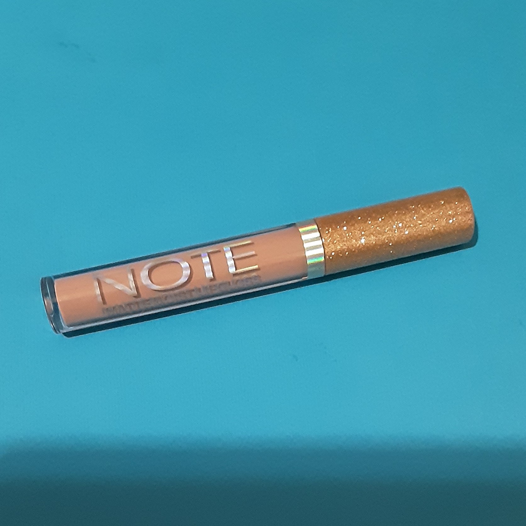 رژلب مایعبرندNOTEاز سری مات برندرنگ تم گوشتیشماره C1