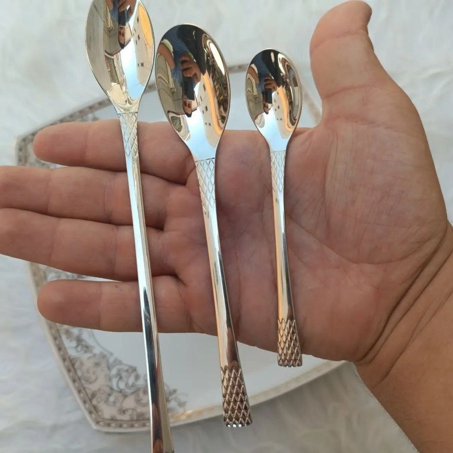 سرویس قاشق چنگال 24 نفره مدل آناناسی نقره ای