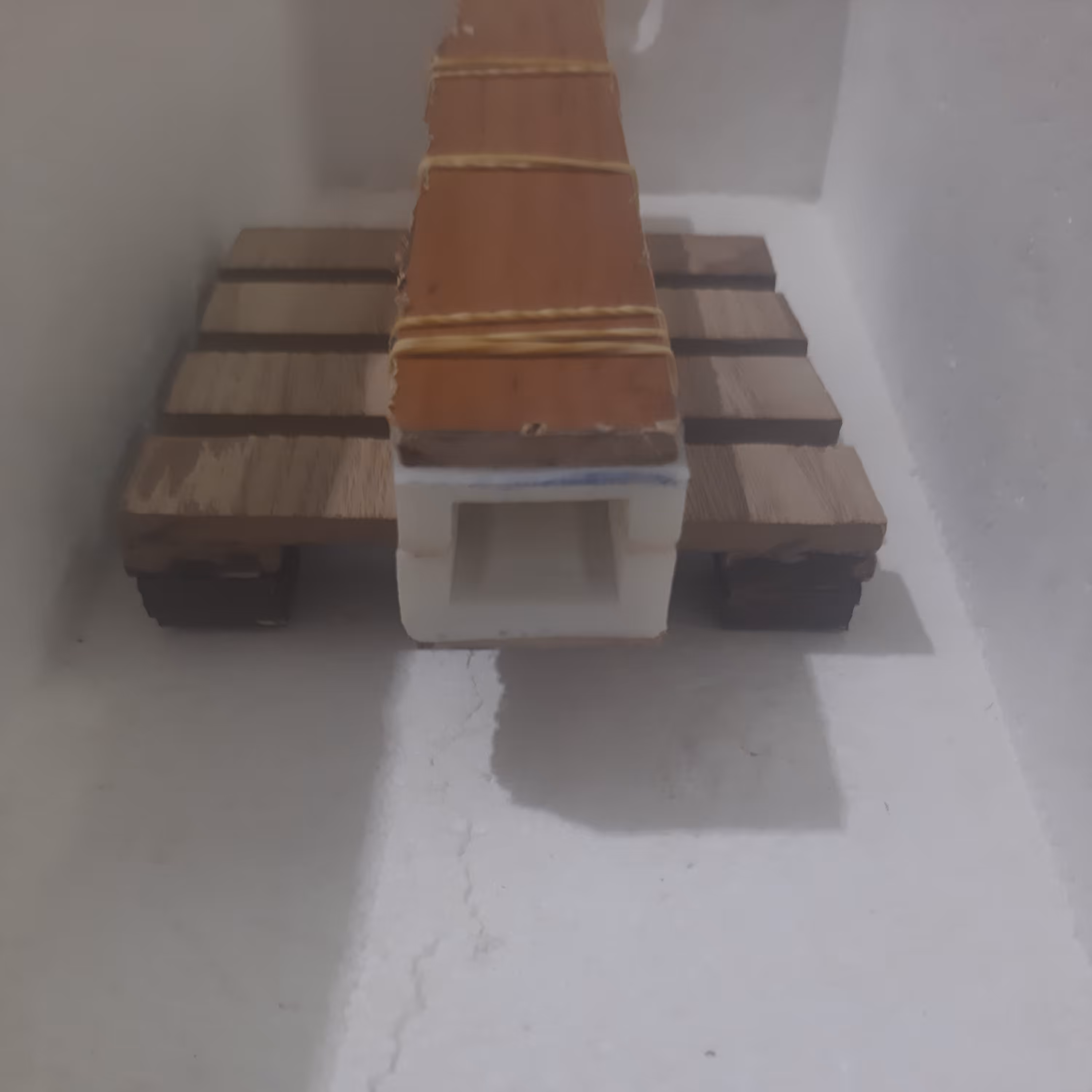 قالب تیر برق اندازه ارتفاع 20سانت عرض 3سانت طول یا قطر 2سانت وزن 150گرم