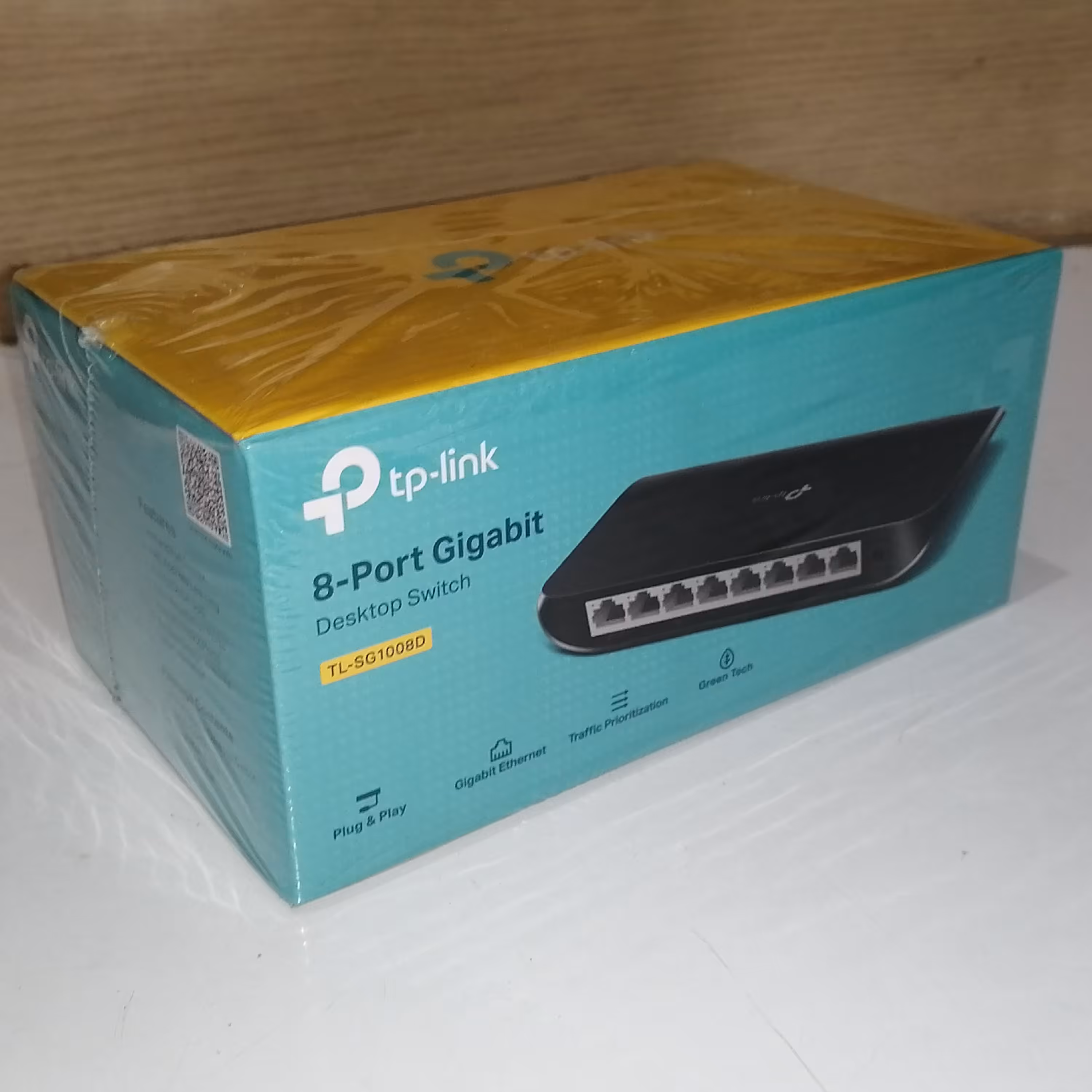 سوئیچ 8 پورت گیگ 10/100/1000  مدل TP LINK مناسب انواع فضاهای بزرگ و کوچک