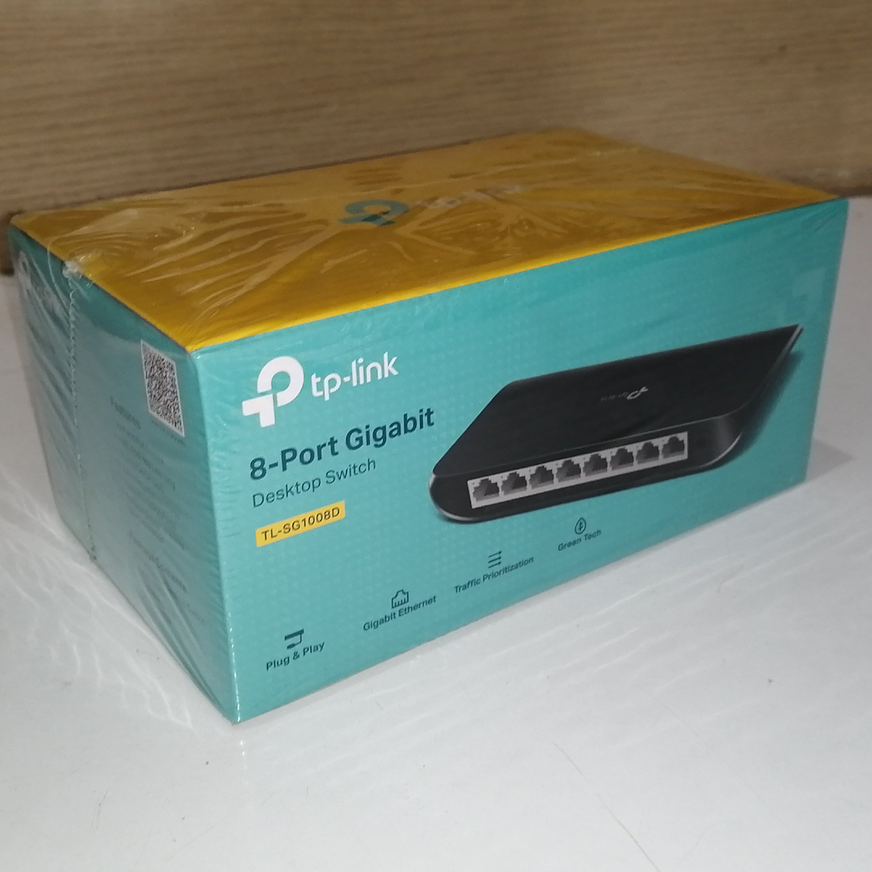 سوئیچ 8 پورت گیگ 10/100/1000 مدل TP LINK مناسب انواع فضاهای بزرگ و کوچک