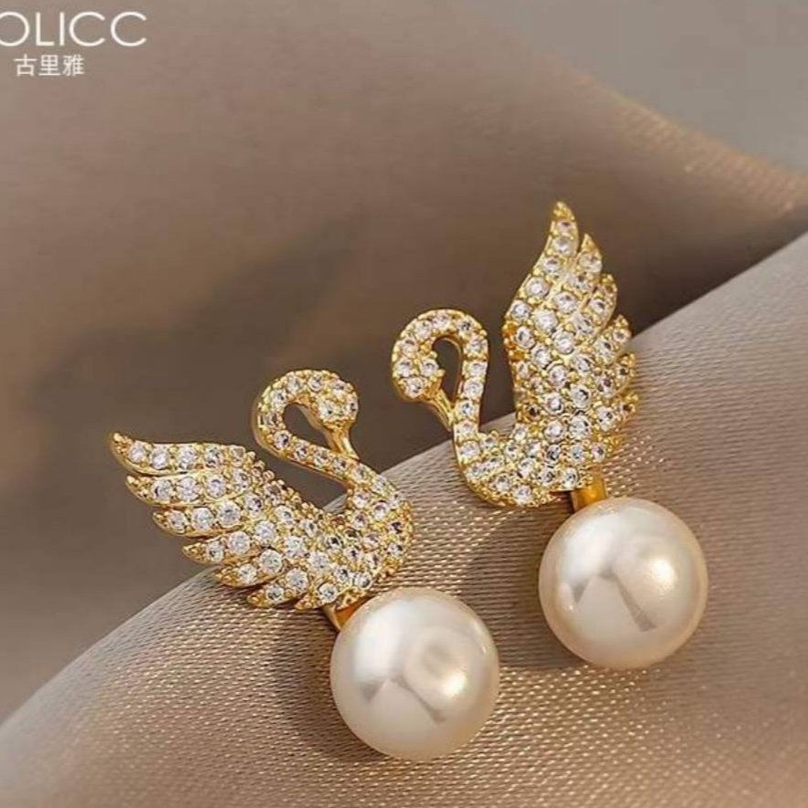 گوشواره فانتزی میخی مروارید قو