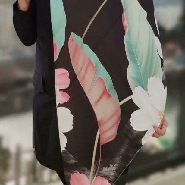 روسری نخی طرح گل واژگون